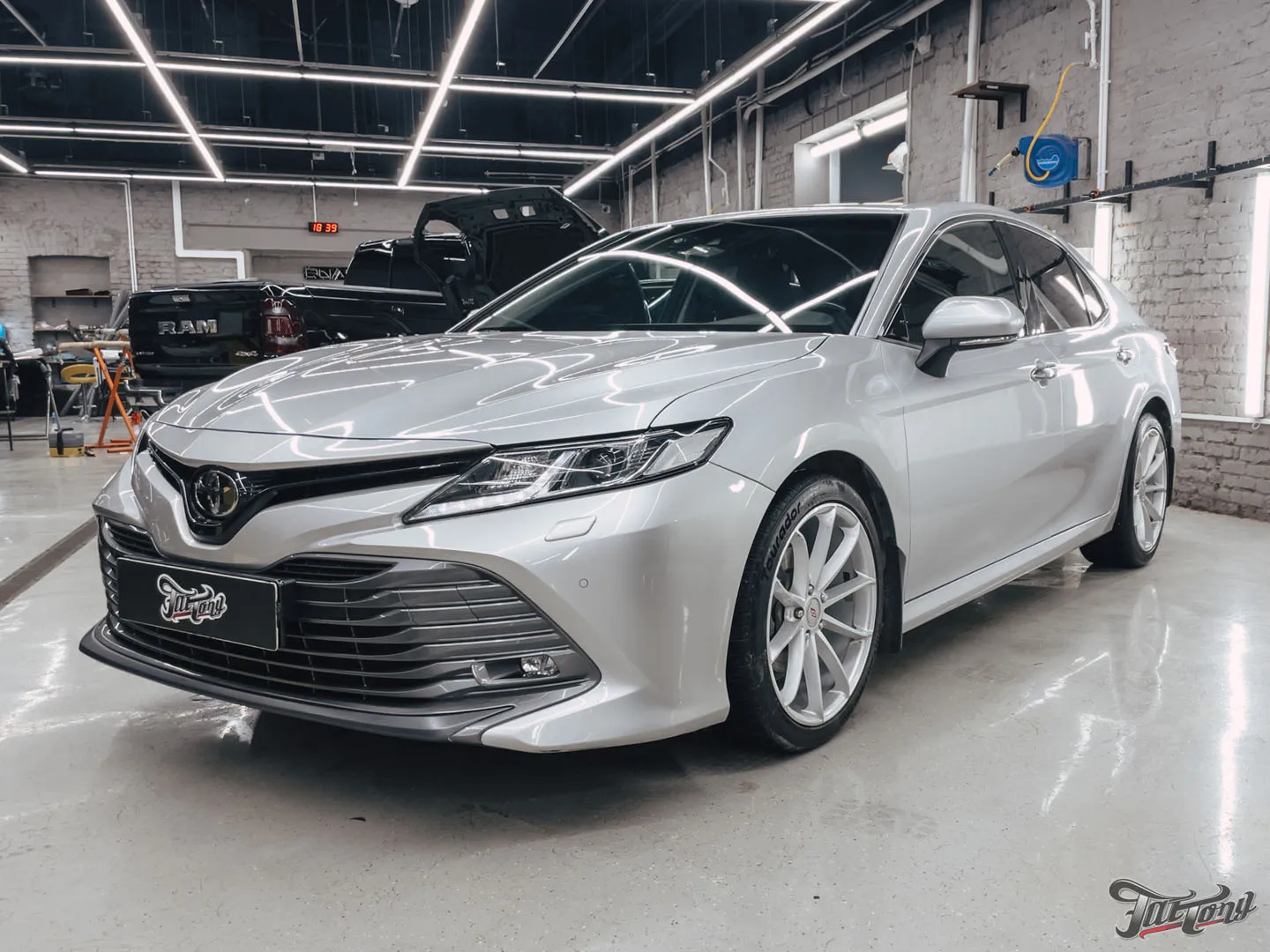 Отремонтировали и окрасили дверь на Toyota Camry, приехавшей из Волгограда!